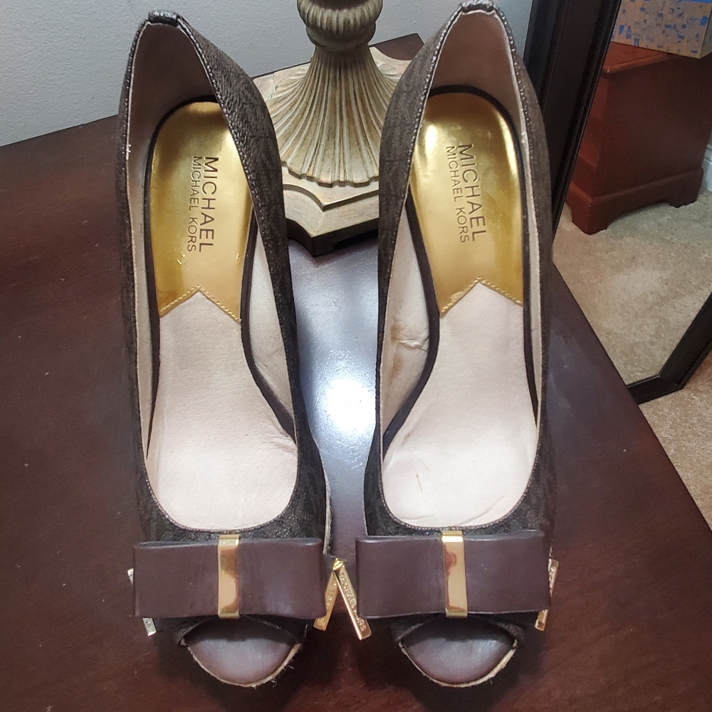 Michael Kors new signature bow platform wedge